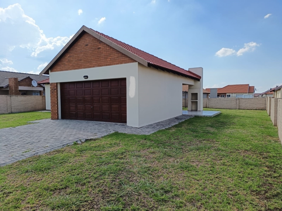 3 Bedroom Property for Sale in Waterkloof Hill Estate North West